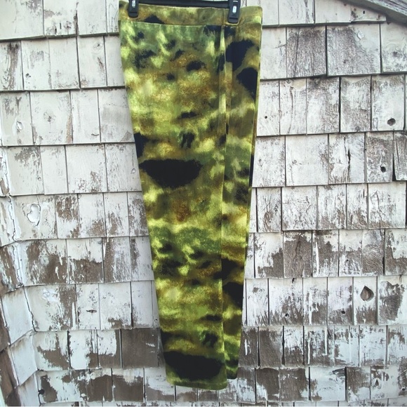 Juice Couture Moving Clouds Tie-Dye Velour Pants - Picture 1 of 6